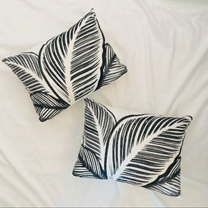 Palm print black and white pillows
